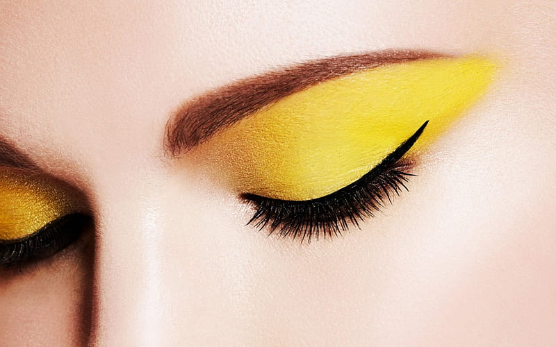5 Yellow Eyeliner Looks You Never Knew You Wanted